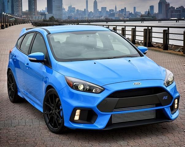 Der Ford Focus RS nimmt die Sprintdistanz bis zur 100-km/h-Marke in nur 4,7 Sekunden und ist damit das am schnellsten beschleunigende RS-Modell in der Geschichte von Ford. 